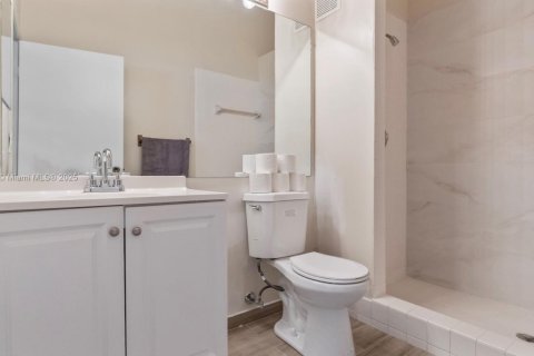 Touwnhouse à vendre à Pembroke Pines, Floride: 3 chambres, 151.9 m2 № 1674730 - photo 15
