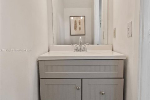 Touwnhouse à vendre à Pembroke Pines, Floride: 3 chambres, 151.9 m2 № 1674730 - photo 11