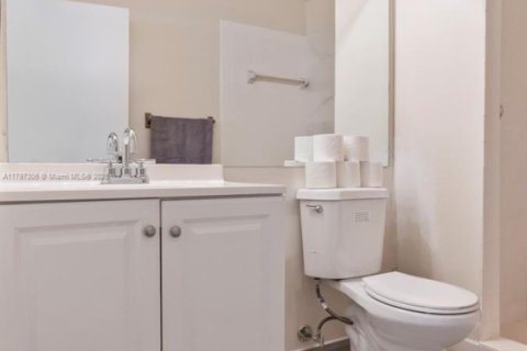 Touwnhouse à vendre à Pembroke Pines, Floride: 3 chambres, 151.9 m2 № 1674730 - photo 14