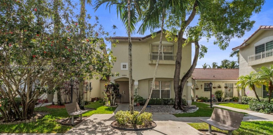 Touwnhouse à Pembroke Pines, Floride 3 chambres, 151.9 m2 № 1674730