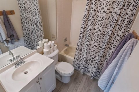 Touwnhouse à vendre à Pembroke Pines, Floride: 3 chambres, 151.9 m2 № 1674730 - photo 20