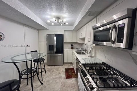 Снять в аренду кондоминиум в Халландейл-Бич, Флорида 2 спальни, 100.33м2, № 1858152 - фото 4