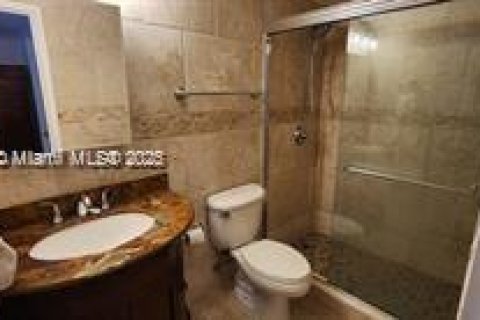 Снять в аренду кондоминиум в Халландейл-Бич, Флорида 2 спальни, 100.33м2, № 1858152 - фото 5