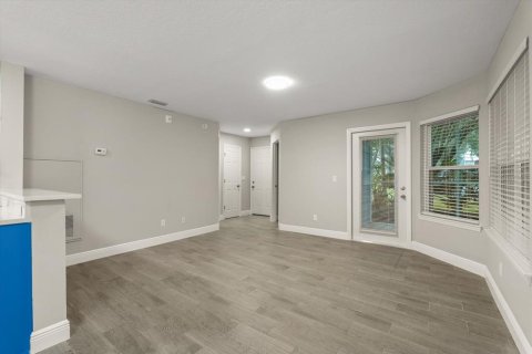 Снять в аренду кондоминиум в Лейк-Мэри, Флорида 1 комната, 84.73м2, № 1913891 - фото 5