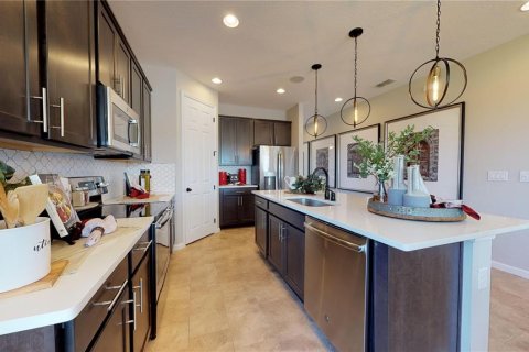 House in Umatilla, Florida 4 bedrooms, 177.44 sq.m. № 1819185 - photo 5