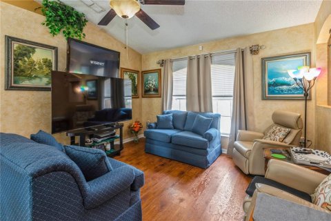 House in Orange City, Florida 3 bedrooms, 112.6 sq.m. № 1742873 - photo 8