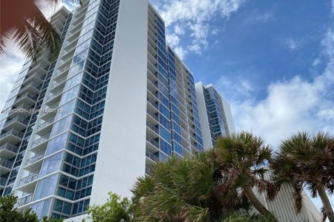 Condominio en Miami Beach, Florida, 1 dormitorio  № 2033398