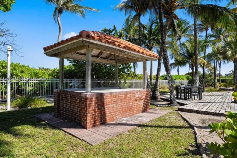 Condominio en venta en Miami Beach, Florida, 1 dormitorio, 110.55 m2 № 2033398 - foto 16