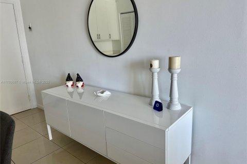 Condominio en venta en Miami, Florida, 1 dormitorio, 65.12 m2 № 1698499 - foto 13