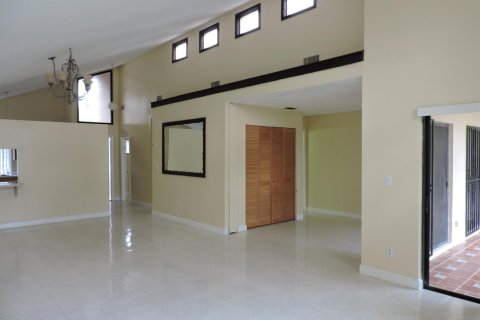 Apartamento en alquiler en Royal Palm Beach, Florida, 2 dormitorios, 128.48 m2 № 2263428 - foto 8