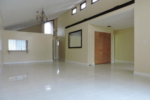 Apartamento en alquiler en Royal Palm Beach, Florida, 2 dormitorios, 128.48 m2 № 2263428 - foto 6