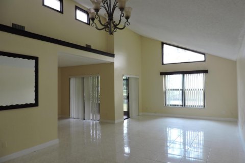 Apartamento en alquiler en Royal Palm Beach, Florida, 2 dormitorios, 128.48 m2 № 2263428 - foto 5