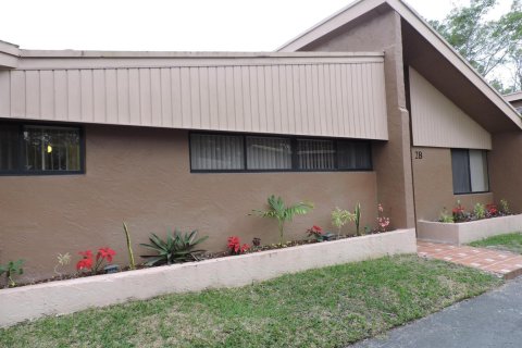 Apartamento en alquiler en Royal Palm Beach, Florida, 2 dormitorios, 128.48 m2 № 2263428 - foto 2