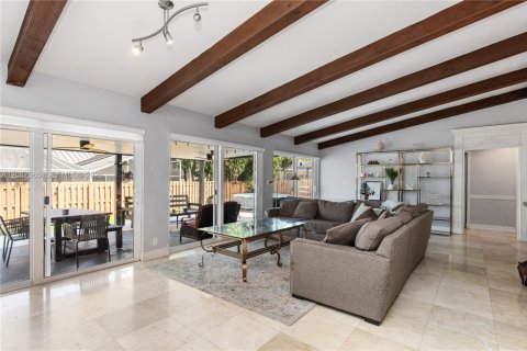 Casa en venta en Cutler Bay, Florida, 3 dormitorios, 169.55 m2 № 2365897 - foto 13