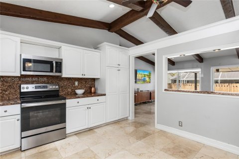 Casa en venta en Cutler Bay, Florida, 3 dormitorios, 169.55 m2 № 2365897 - foto 5