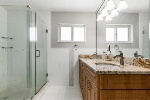 Casa en venta en Cutler Bay, Florida, 3 dormitorios, 169.55 m2 № 2365897 - foto 23