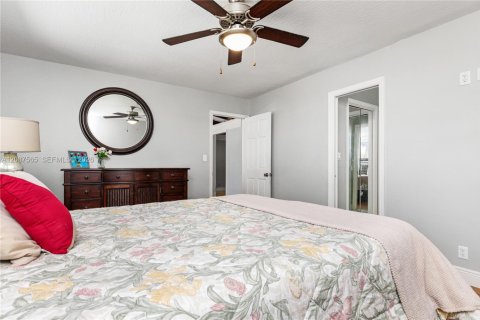 Casa en venta en Cutler Bay, Florida, 3 dormitorios, 169.55 m2 № 2365897 - foto 21