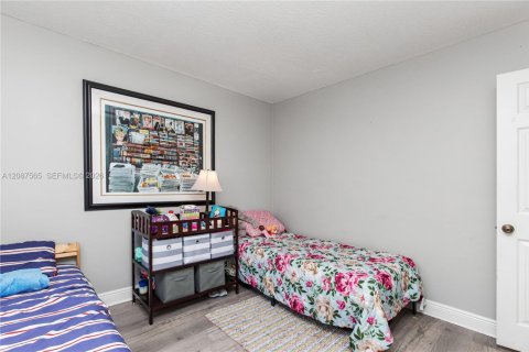 Casa en venta en Cutler Bay, Florida, 3 dormitorios, 169.55 m2 № 2365897 - foto 26
