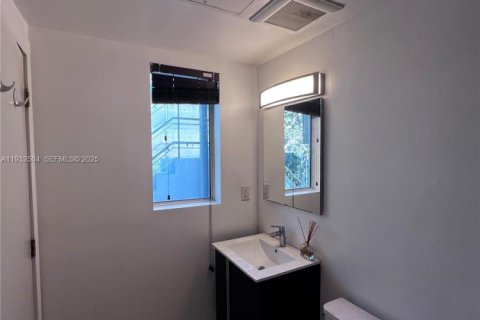 Снять в аренду кондоминиум в Майами-Бич, Флорида 1 спальня, 39.58м2, № 1990882 - фото 6