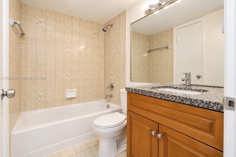 Copropriété à louer à Miami, Floride: 2 chambres, 83.43 m2 № 2385260 - photo 8