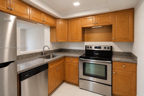 Copropriété à louer à Miami, Floride: 2 chambres, 83.43 m2 № 2385260 - photo 4