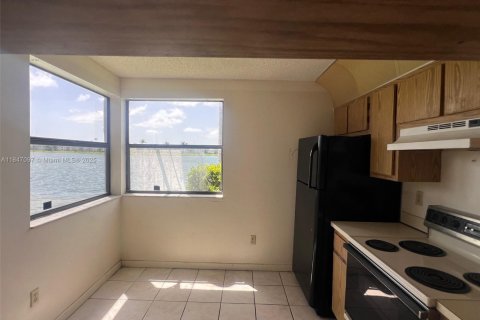 Condominio en venta en Homestead, Florida, 2 dormitorios, 89.19 m2 № 1845527 - foto 10