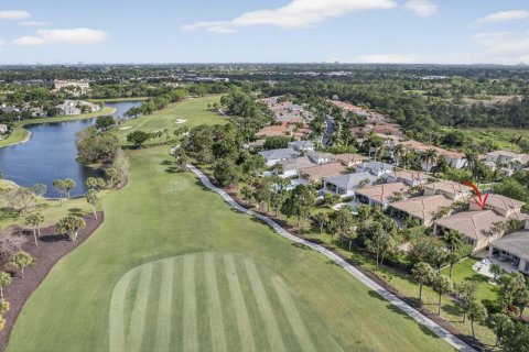 Villa ou maison à vendre à Palm Beach Gardens, Floride: 4 chambres, 392.79 m2 № 2374322 - photo 2