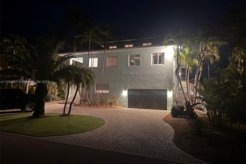 Casa en alquiler en Marathon, Florida, 4 dormitorios, 418.06 m2 № 2076957 - foto 4