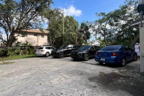 Commercial property in Hollywood, Florida 135.82 sq.m. № 1752910 - photo 28