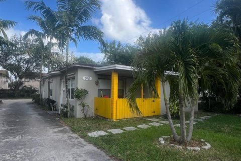 Commercial property in Hollywood, Florida 135.82 sq.m. № 1752910 - photo 1