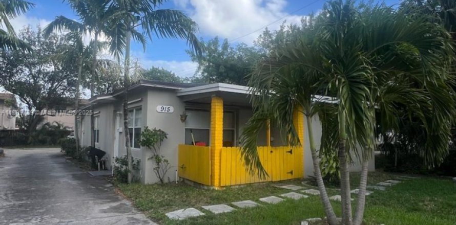 Commercial property in Hollywood, Florida 135.82 sq.m. № 1752910
