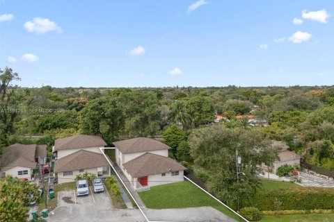 Коммерческая недвижимость в Майами, Флорида 286.05м2 № 2044359