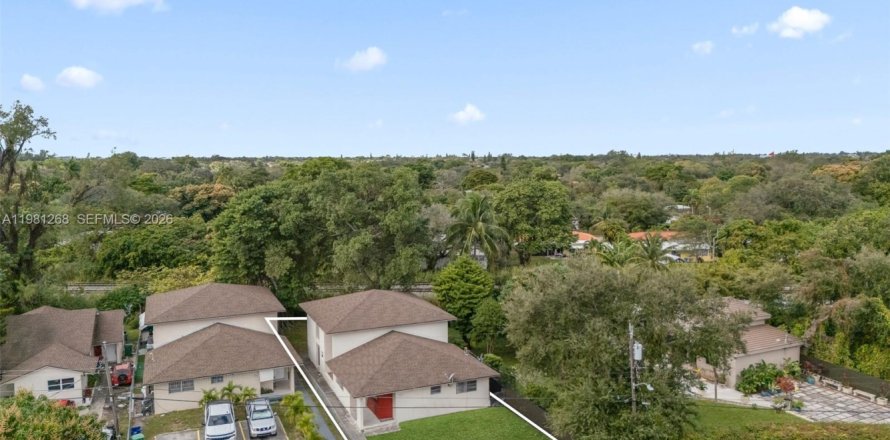 Коммерческая недвижимость в Майами, Флорида 286.05м2 № 2044359