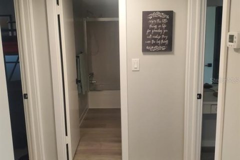 Condo in Clearwater, Florida, 2 bedrooms  № 681162 - photo 25