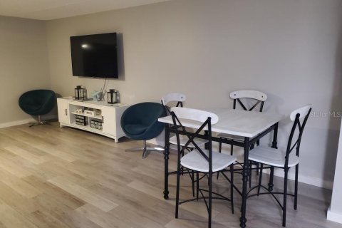 Condo in Clearwater, Florida, 2 bedrooms  № 681162 - photo 17