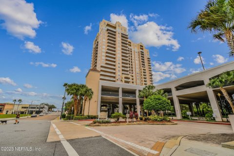 Condo in Jacksonville, Florida, 1 bedroom  № 859527 - photo 1