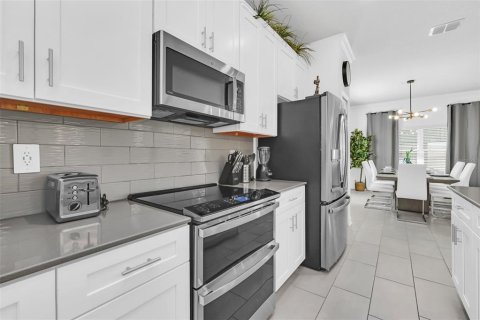 Adosado en venta en Kissimmee, Florida, 5 dormitorios, 201.41 m2 № 1873262 - foto 10