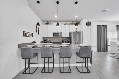 Adosado en venta en Kissimmee, Florida, 5 dormitorios, 201.41 m2 № 1873262 - foto 15