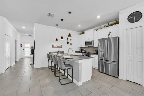 Adosado en venta en Kissimmee, Florida, 5 dormitorios, 201.41 m2 № 1873262 - foto 14