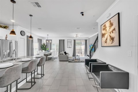 Adosado en venta en Kissimmee, Florida, 5 dormitorios, 201.41 m2 № 1873262 - foto 6
