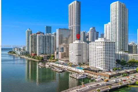 Condo in Miami, Florida, 1 bedroom № 2010372 - photo 2