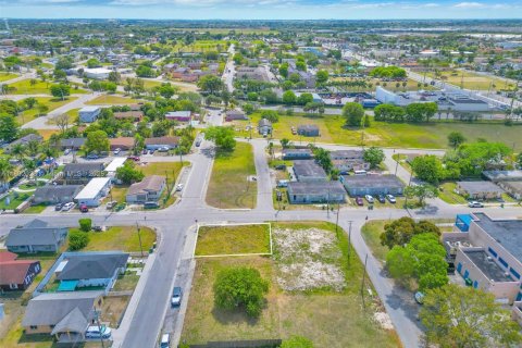 Commercial property in Homestead, Florida № 1862364 - photo 8