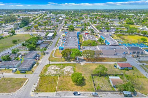 Commercial property in Homestead, Florida № 1862364 - photo 10