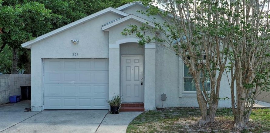 House in Altamonte Springs, Florida 3 bedrooms, 105.54 sq.m. № 2402735