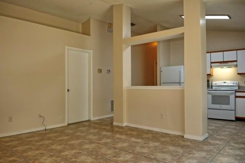 House in Altamonte Springs, Florida 3 bedrooms, 105.54 sq.m. № 2402735 - photo 10
