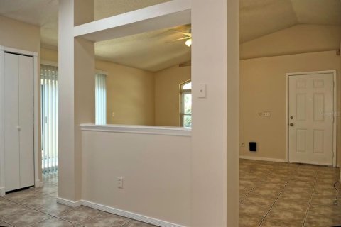 House in Altamonte Springs, Florida 3 bedrooms, 105.54 sq.m. № 2402735 - photo 11