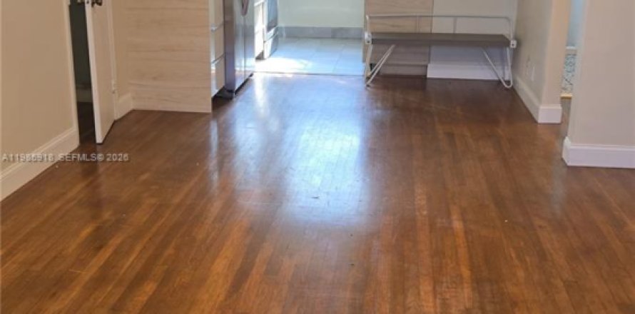 Квартира в Бей-Харбор-Айлендс, Флорида 2 спальни, 66.89м2 № 2047577