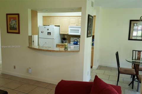 Condo in Plantation, Florida, 3 bedrooms  № 1485366 - photo 15