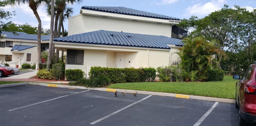 Condo in Plantation, Florida, 3 bedrooms № 1485366