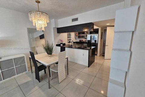Copropriété à louer à Miami, Floride: 1 chambre, 76.64 m2 № 1993001 - photo 5